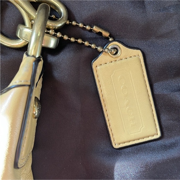 Coach bag. - Picture 5 of 7